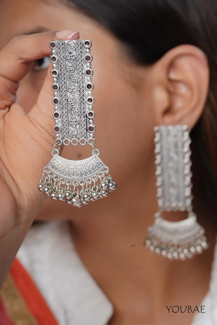 Aadhavi Earrings