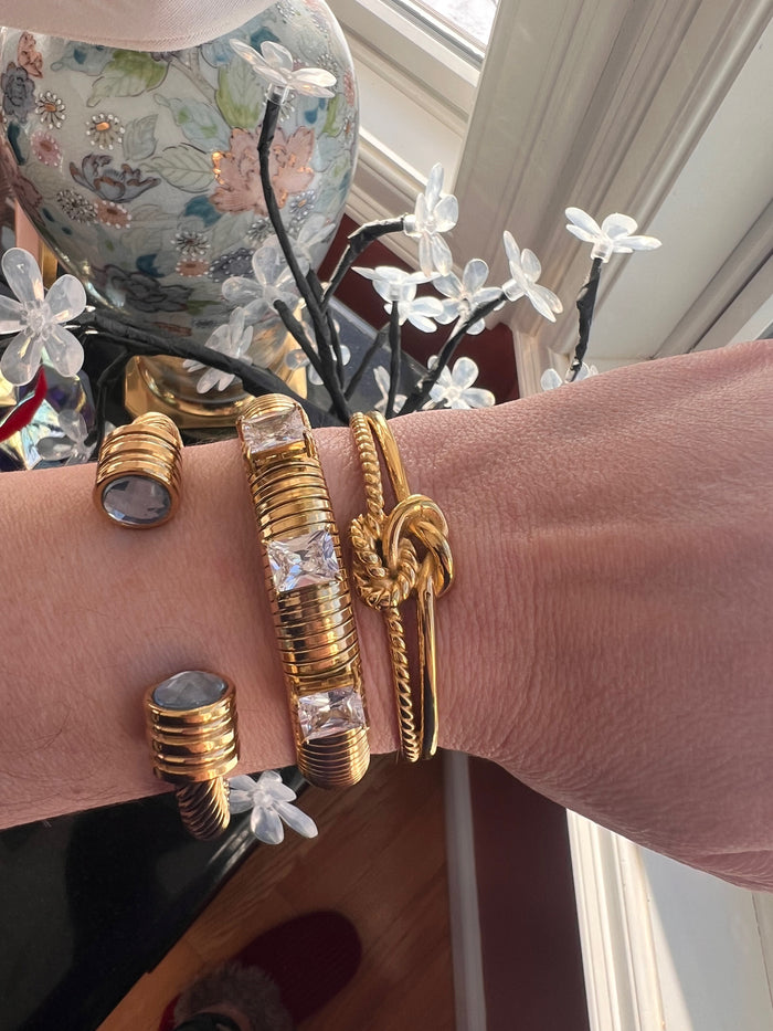 Adele Bangle