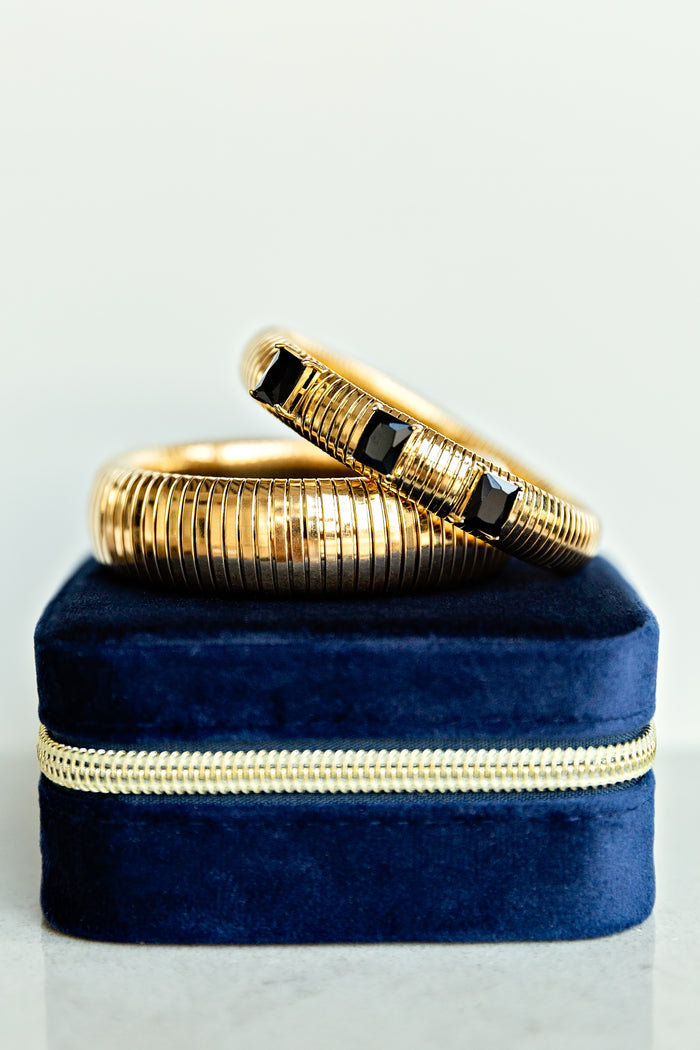 Adele Bangle