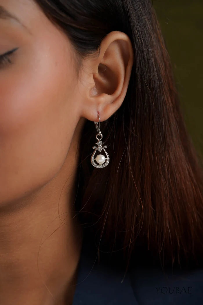 Arya Pearl Earrings