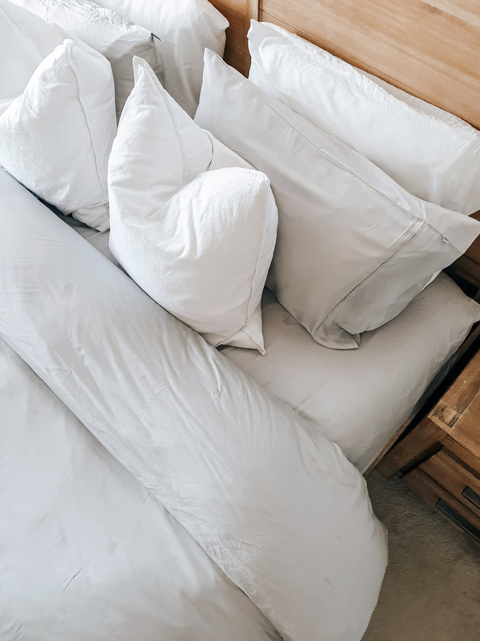 queen bed bamboo sheet set with fitted sheet, flat sheet and 2 pillow slips in 'antarctica' light grey, bamboo bedding