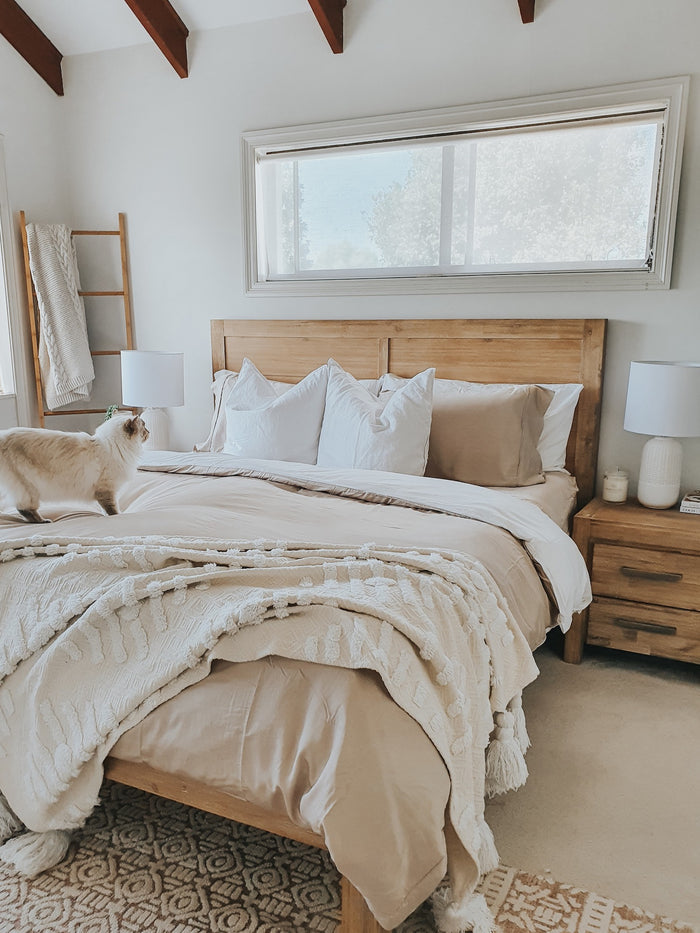 queen bed bamboo sheet set with fitted sheet, flat sheet and 2 pillow slips in macadamia, bamboo bedding