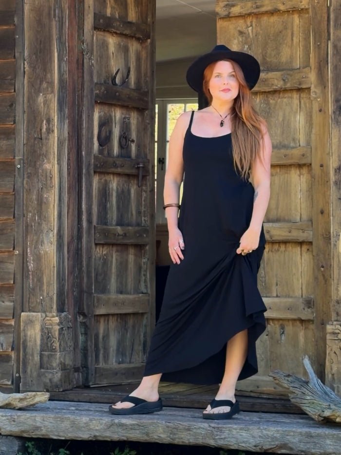 Bamboo Swing Maxi Dress - Black