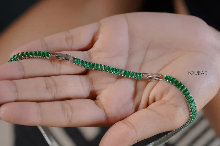 Green Statement Criss Cross Neckpiece