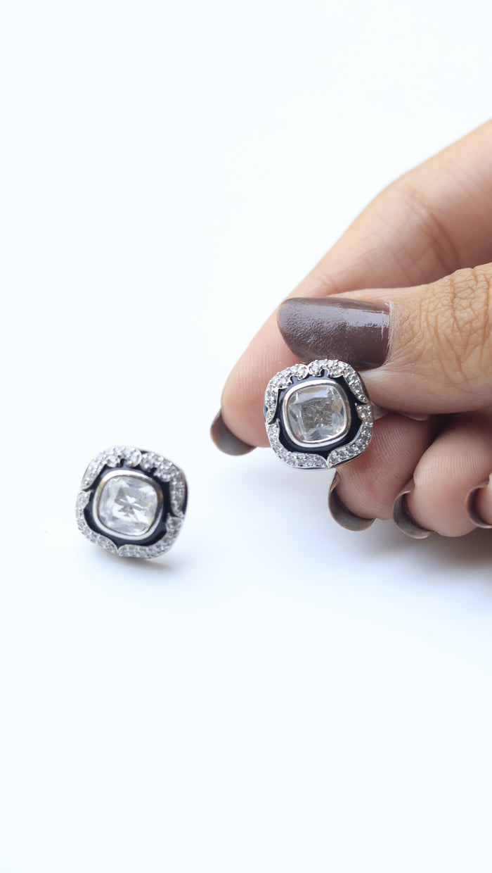 Iravi AD Stone Settings Studs