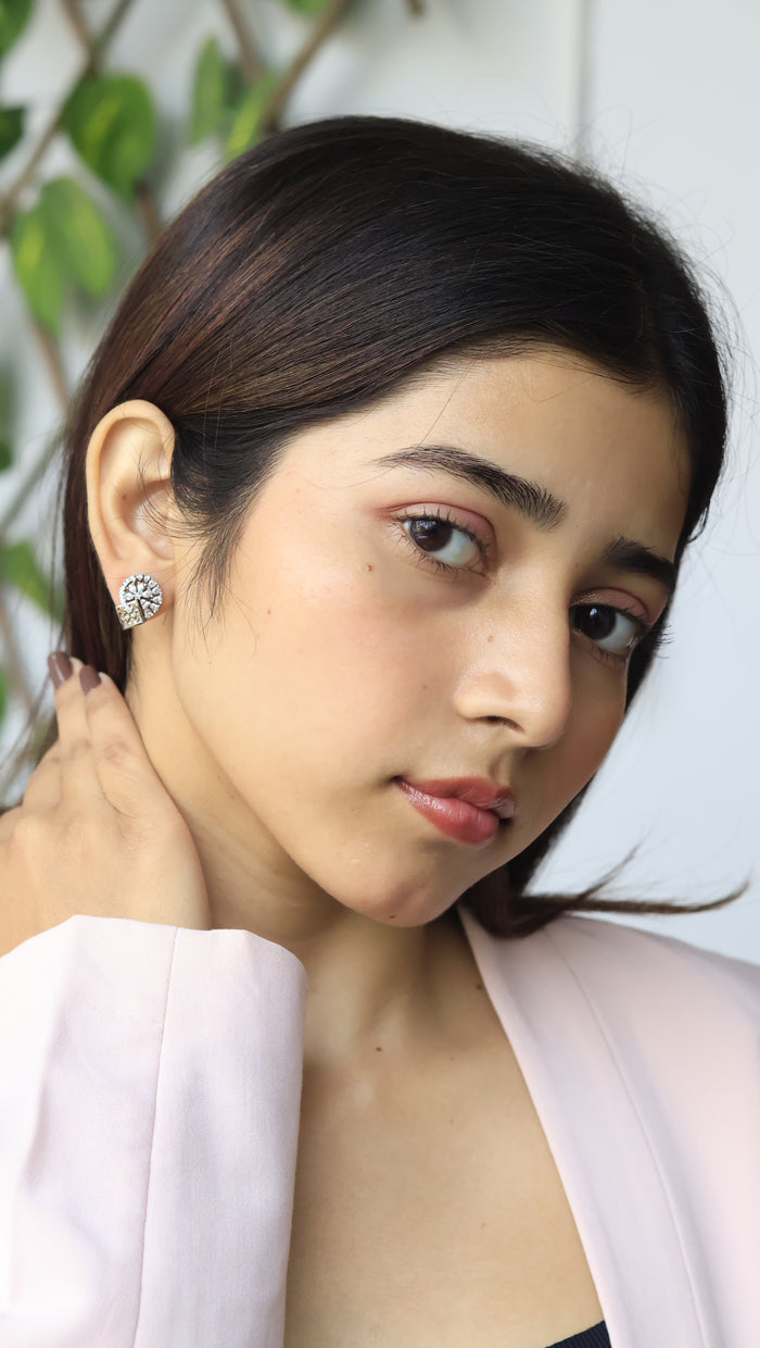 Sao AD Stud Earrings