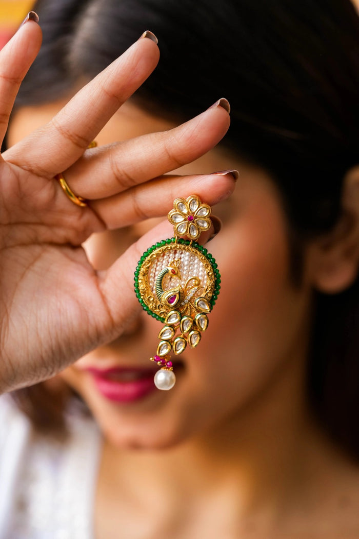 Tarushi Kundan Gold Plated Fusion Earrings