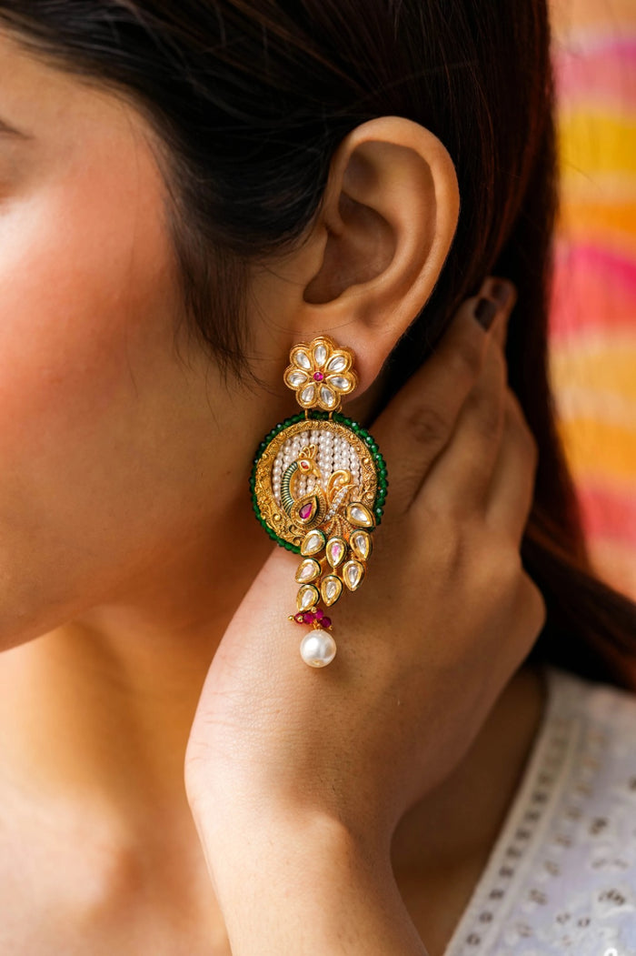 Tarushi Kundan Gold Plated Fusion Earrings