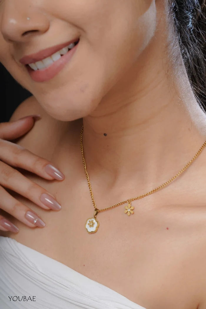 White Flora Anti Tarnish Neckpiece